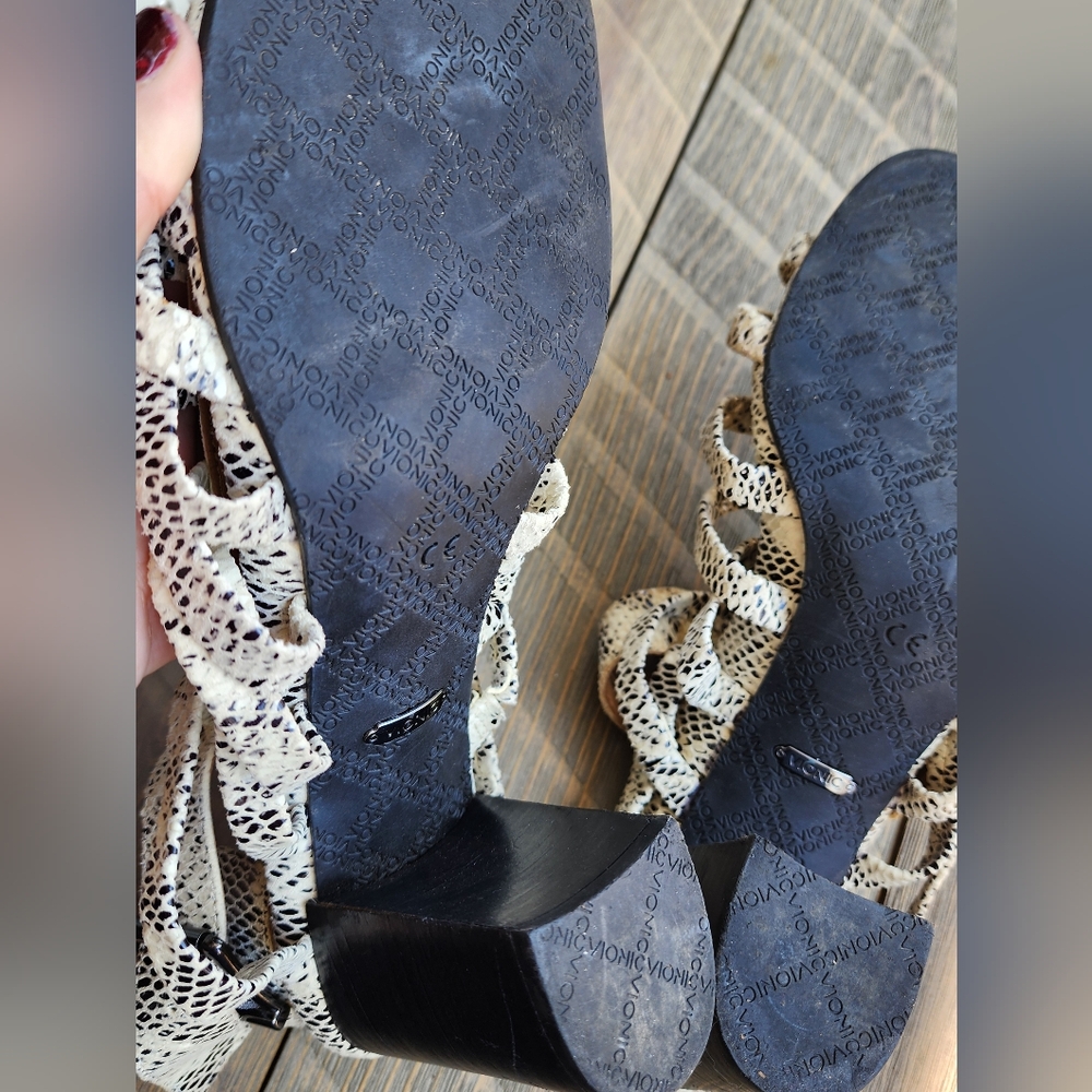 Vionic Cream and Black Women's Snake Python Print Sandals W/ Wooden Chunky Heels - Picture 9 of 12